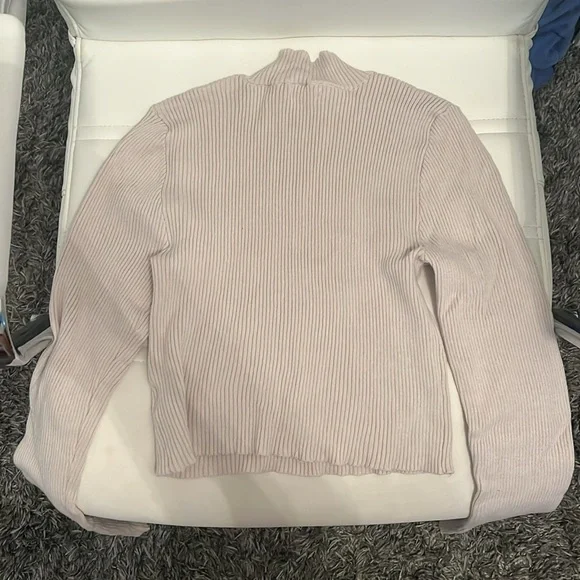 Turtleneck Long Sleeve - Picture 2 of 3